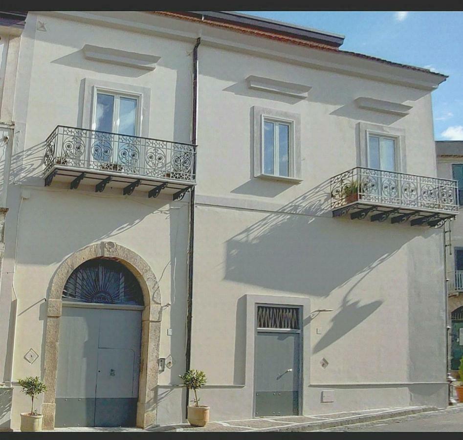 Palazzo Riccardi Aparthotel Solopaca Exterior photo